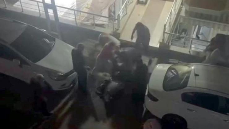 İstanbul - Avcılar'da kavga eden yabancı uyruklular 'polis' sözünü duyunca kaçtı İstanbul - Avcılar'da kavga eden yabancı uyruklular 'polis' sözünü duyunca kaçtı