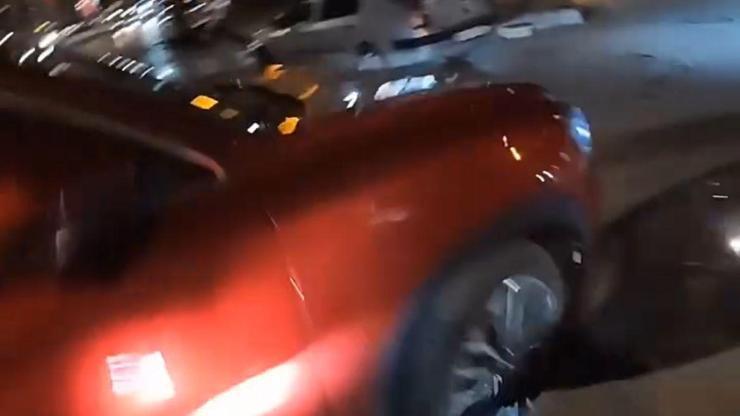 Cipe çarpan motosikletin sürücüsü yaralandı; kaza kask kamerasında