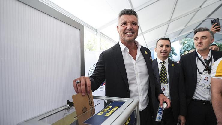 Fenerbahçe Başkan Adayı Sadettin Saran, oyunu kullandı