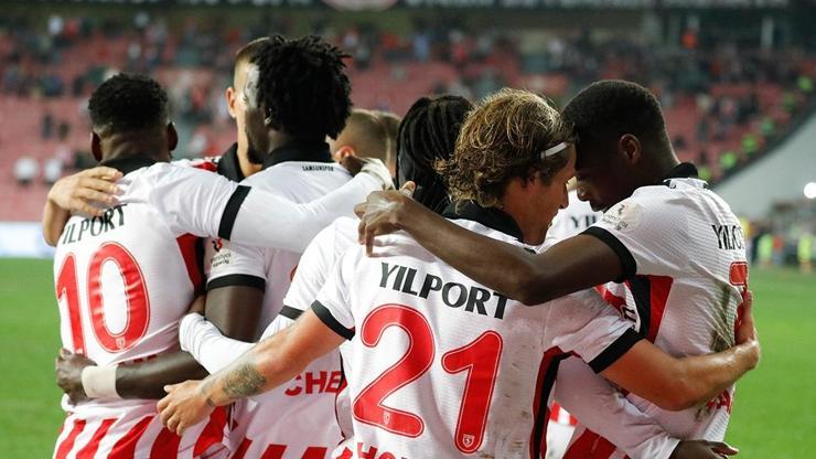 Samsunspor geri döndü, Fatih Karagümrük’ten 3 puanı aldı Samsunspor geri döndü, Fatih Karagümrük’ten 3 puanı aldı