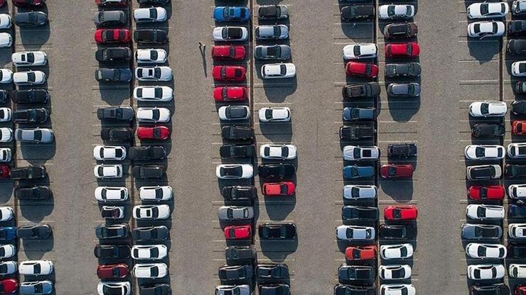 Otomobil ithalatı ile ilgili uygulanacak yeni düzenlemeler Resmi Gazete’de Otomobil ithalatı ile ilgili uygulanacak yeni düzenlemeler Resmi Gazete’de