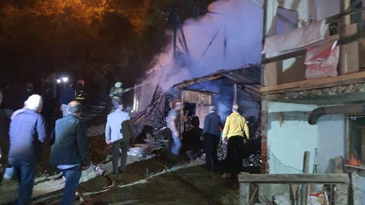 Bursa’nın İnegöl ilçesinde samanlık yangını Bursa’nın İnegöl ilçesinde samanlık yangını