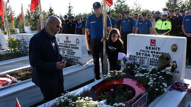 Şehit polis Şeyda Yılmaz, kabri başında anıldı