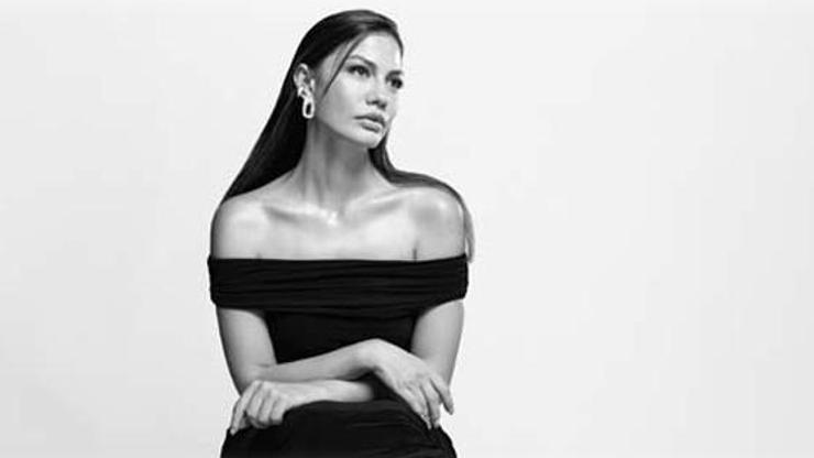 Demet Özdemirden Siyah Beyaz Pozlar Zarafetiye Hayran Bıraktı