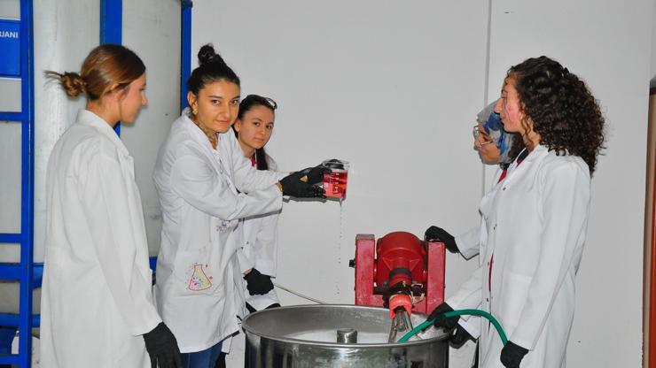 Fabrika gibi okul: Ürettiklerinden yıllık 2 milyon lira gelir elde ediyorlar