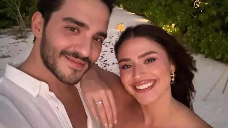 Survivor Yarışmacılarından Ayşe Yüksel Nişanlandı Maldivlerde Evlilik Teklifi Almıştı Nişan Yüzükleri Takıldı Nişan Töreninden Kareler