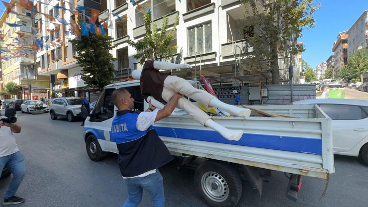 İstanbul - Avcılar'da kaldırıma motosiklet park eden sürücülere bin 406 lira ceza