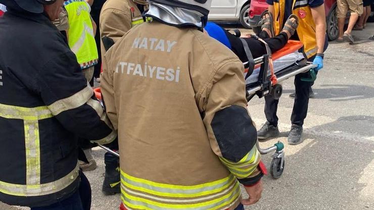 Hatay'da iki otomobilin çarpıştığı kazada 6 kişi yaralandı