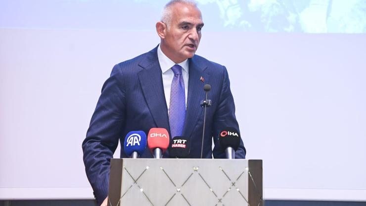 9 ayda 13,5 milyon ziyaretçi! Bakan Ersoy: İstanbul artık kalkış noktası, geçiş yeri değil 9 ayda 13,5 milyon ziyaretçi! Bakan Ersoy: İstanbul artık kalkış noktası, geçiş yeri değil