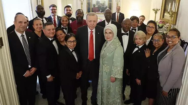 Cumhurbaşkanı Erdoğan, Blair House çalışanlarıyla hatıra fotoğrafı çektirdi