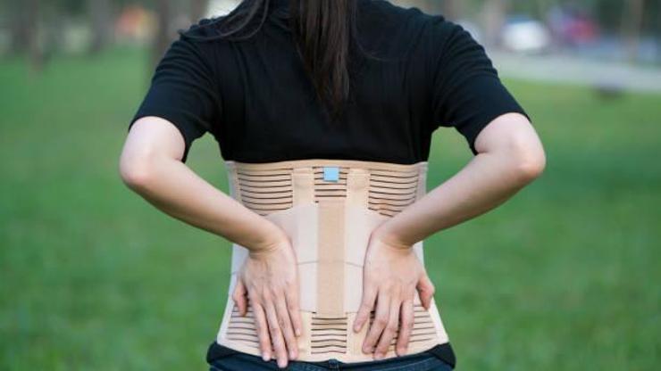 Dik Duruş İçin Korse Takmak: Bilinmeyen Tehlikeler ve Doğru Yöntemler
