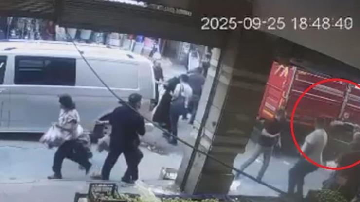 Ankara’da pazarcılar arasında silahlı ‘tezgah yeri’ kavgasına ait kamerası görüntüleri ortaya çıktı Ankara’da pazarcılar arasında silahlı ‘tezgah yeri’ kavgasına ait kamerası görüntüleri ortaya çıktı