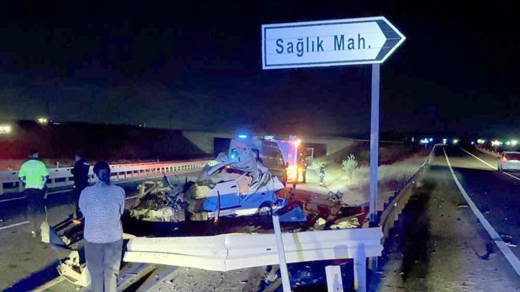 Tekirdağ'da bariyere çarpan otomobilin sürücüsü öldü Tekirdağ'da bariyere çarpan otomobilin sürücüsü öldü
