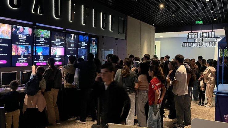 Sinemada eylül rekoru! 780 bin seyirci tek hafta sonunda salonları doldurdu Sinemada eylül rekoru! 780 bin seyirci tek hafta sonunda salonları doldurdu
