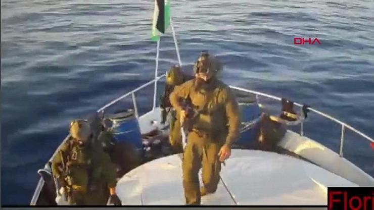 İsrail askerlerinin Sumud Filosundaki teknelere baskın anı kamerada