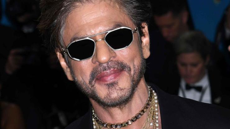 Bollywood yıldızı artık milyarderler kulübünde Rihanna ile aynı listede…