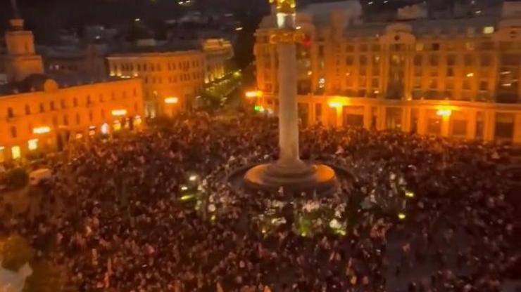 Yerel seçim krizi sokağa taştı: 27 yaralı | Hükümet sert uyardı Yerel seçim krizi sokağa taştı: 27 yaralı | Hükümet sert uyardı