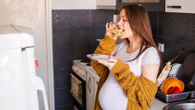 HAMİLELİKTE EN SIK YAPILAN 6 HATA Artık İki Canlısın, İki Kişilik Yemelisin Sözleri Sizi Aldatmasın...