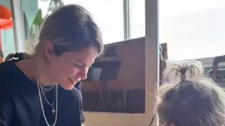 Burcu Biricik ve Kızı Luna’nın Neşeli Halleri Sanal Medyada “Örnek Anne” Yorumu Yağdı