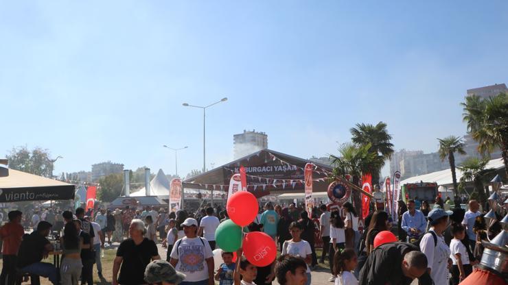 Adana Lezzet Festivali'ne 2'nci gününde yoğun ilgi