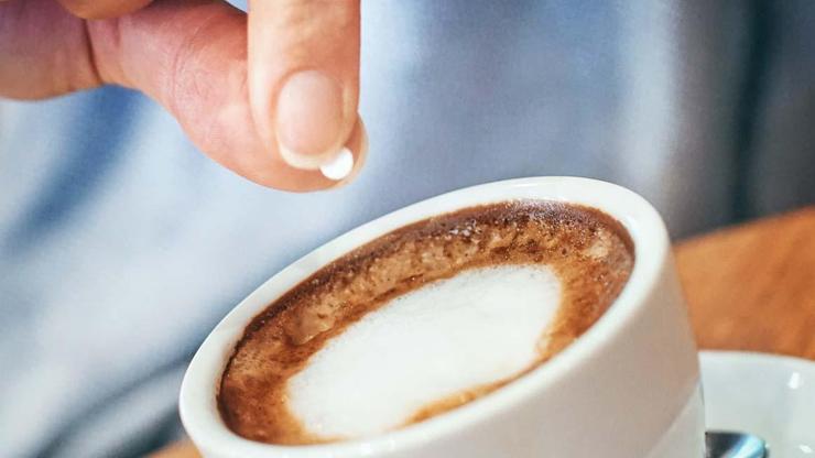 Şekerden Onlarca Kat Daha Tatlı Ama Kalori İçermiyor DİKKAT: BEYNİ HIZLA YAŞLANDIRIYOR Bilişsel Gerileme, Hafıza Sorunları... Etkilemediği Şey Yok