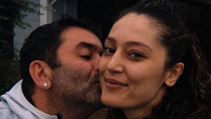 Bülent Şakraktan Sevgilisine Aşk Öpücüğü