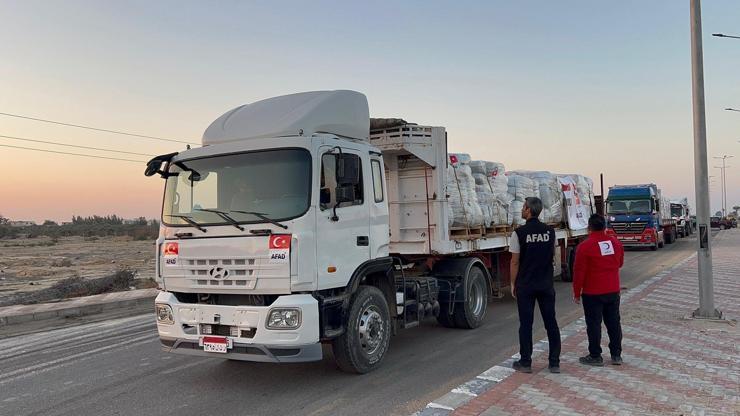 AFAD’dan Gazze’ye bugün 17 TIR gıda ve 3 TIR battaniye yardımı yapılacak AFAD’dan Gazze’ye bugün 17 TIR gıda ve 3 TIR battaniye yardımı yapılacak