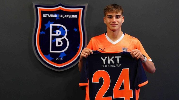 Başakşehir’de Güven Atalay, profesyonel sözleşme imzaladı Başakşehir’de Güven Atalay, profesyonel sözleşme imzaladı