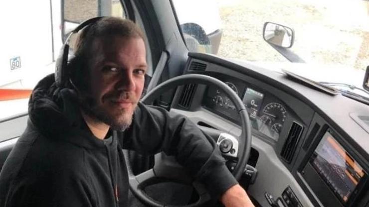 Tolga Karel Amerika’da Yeni Bir Hayat Kurdu Yola İki Kişi Çıktık, Şimdi Altı Kişiyiz