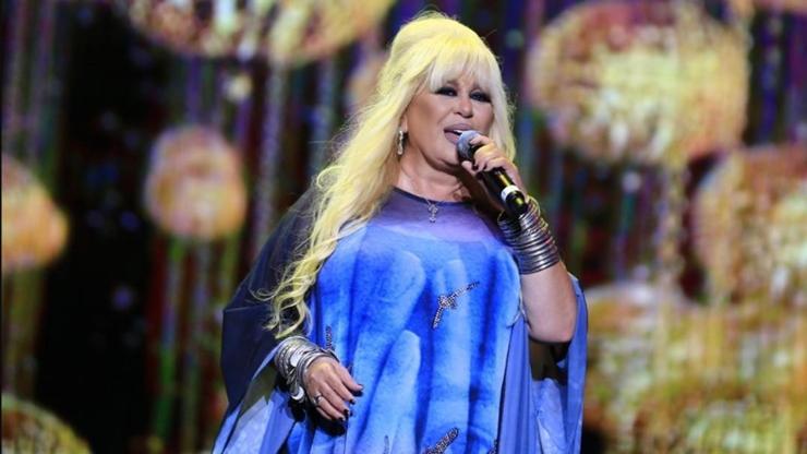 Zerrin Özer Sağlık Sorunlarıyla İlgili Açıklama Yaptı Hastaneye Geldim Diyerek Son Halini Paylaştı