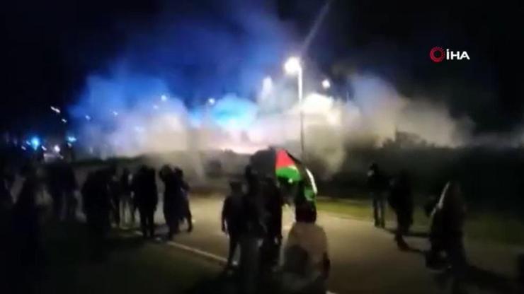 İtalya’da İsrail Milli Takımı protestosu: İsrail, FİFA’dan atılsın İtalya’da İsrail Milli Takımı protestosu: İsrail, FİFA’dan atılsın