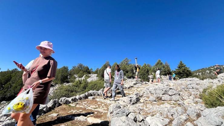 KÜLTÜR, MİMARİ, DOĞA İÇ İÇE: Litvanyalı Turistler Tarihi Köye Hayran Kaldı: Türkiyeye 12 Kez Geldim Fakat Buradan Çok Etkilendim
