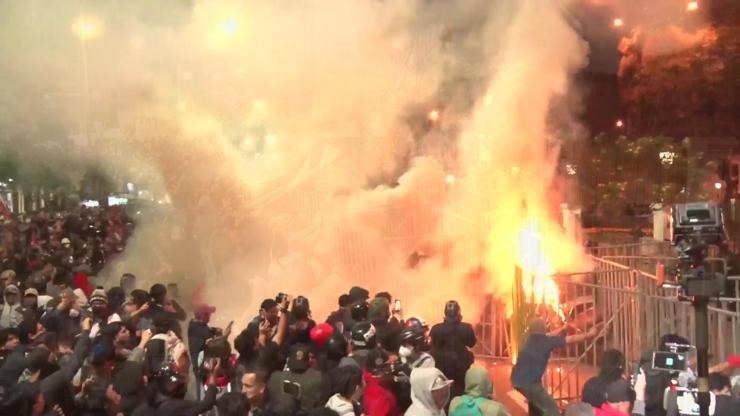 Peru’da hükümet karşıtı öfke büyüyor | Gösteriler Şiddete Dönüştü: Polis ve Protestocular Çatıştı