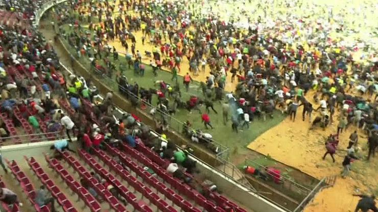 Eski Kenya Başbakanı 80 yaşında hayatını kaybetti, cenazede silahlar konuştu