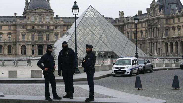 Louvre’da film gibi soygun: 7 dakikada neler yaşandı İşte tüm bilinenler…