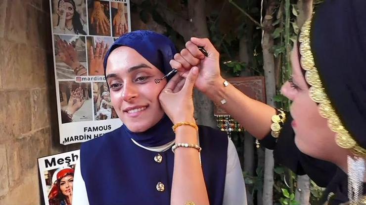 Mardinin ünlü her şeyi tarihi çarşıda...