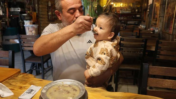 Çocuklar Bile Bayıla Bayıla Tüketiyor Osmanlı Mutfağından Günümüze Damakları Lezzetlendiren Kış Çorbaları: Kelle ve Arabaşı Kelle Paça ve Arabaşı Çorbası Nasıl Hazırlanıyor