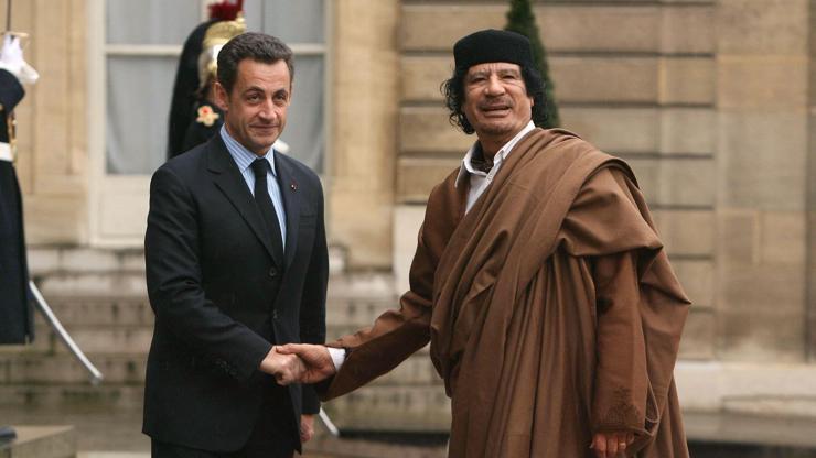 Sarkozy’ye cezaevinde tehdit La Santede “Kaddafi’nin intikamı” bağırışları… Yan hücreye polisler yerleştirildi