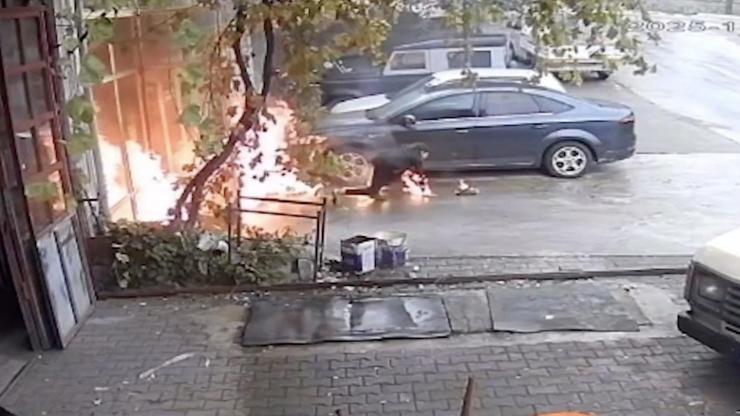 Oto tamirhanesinde korkunç anlar Yanmaktan son anda kurtuldular