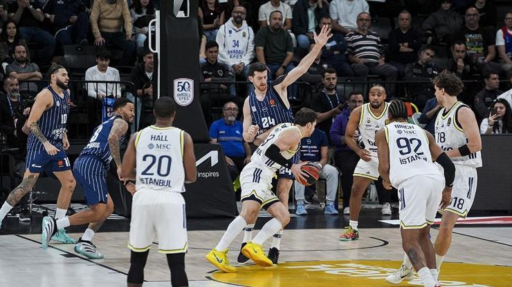 68fbd7ded01eadb4b060a8db EuroLeague'deki Türk derbisinde Fenerbahçe, Anadolu Efes’i mağlup etti