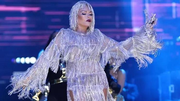 Ajda Pekkan’dan Samimi İtiraf: “Haftada Bir Kostüm Değiştirmezsem ‘Cimri Ajda’ Diyorlar”