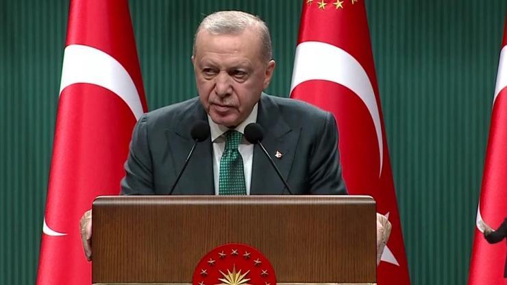 SON DAKİKA HABERİ: Cumhurbaşkanı Erdoğandan Özgür Özele sert sözler: Avrupa kapılarında sabahlıyor