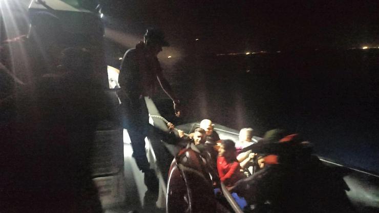 Kuşadası açıklarında 25 kaçak göçmen yakalandı