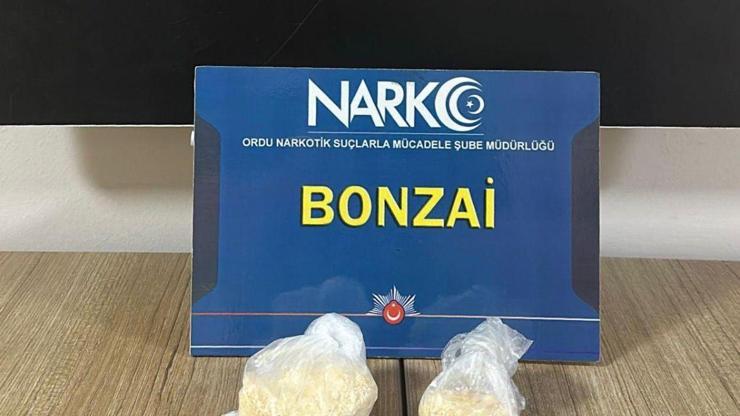 Uyuşturucu ele geçirilen otomobildeki 3 şüpheli tutuklandı