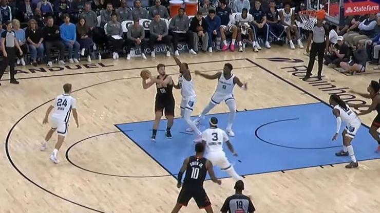 Alperen Şengünden 20 sayı 16 ribaunt