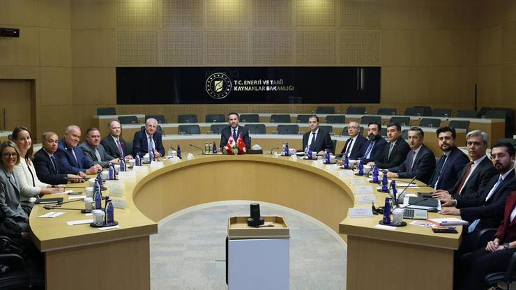 Bakan Bayraktar, AtkinsRealis’in Başkanı Ian L. Edwards ile görüştü