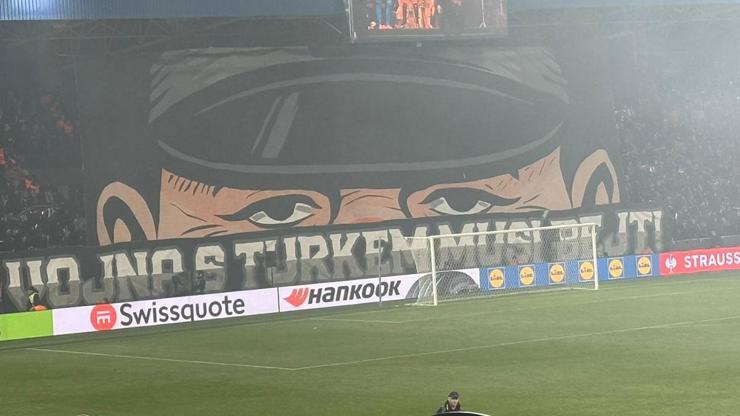 690d1d3d39465790ca549493 Viktoria Plzen taraftarlarından skandal pankart: Türklerle savaş olmalı