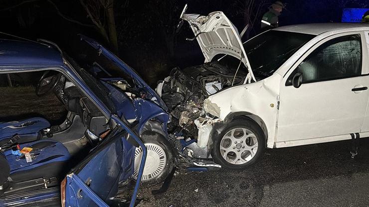 Eskişehir’de kafa kafaya facia: 1’i ağır 9 yaralı Eskişehir’de kafa kafaya facia: 1’i ağır 9 yaralı