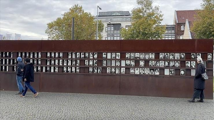 Berlin Duvarı’nın yıkılışının 36. yılı