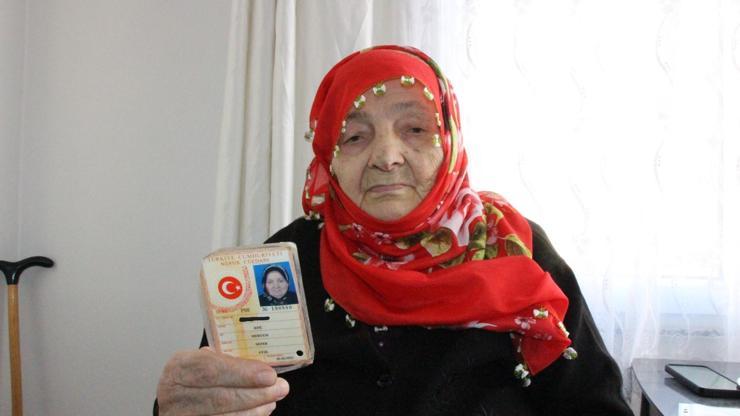 CUMHURİYETLE AYNI YAŞTA: 01.03.1923 tarihinde doğdu Meryem Ninenin kimliği yenilendi